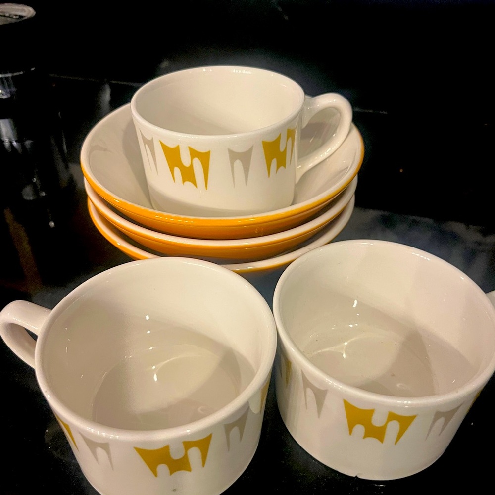 Homer Laughlin BC-642, "Tahiti" 3” cups; 3 bowls